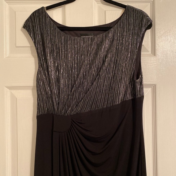 Sparkly dress - Picture 2 of 4